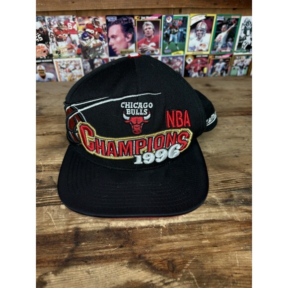 Mitchell & Ness Black NBA Chicago Bulls 1996 Champions Wave Snapback Hat - Picture 1 of 7